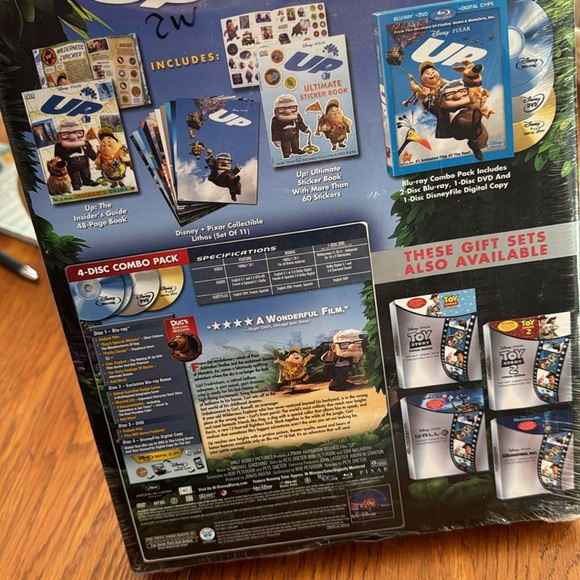 Disney UP Blu Ray & CD SEALED Combo Gift Set - Picture 3 of 3